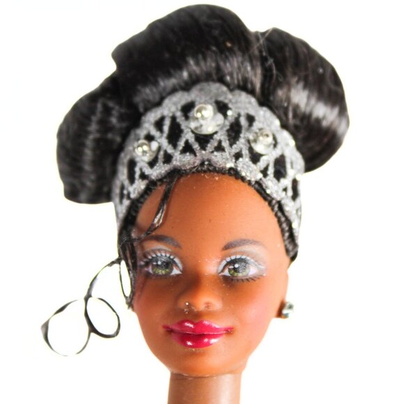 Vintage 1998 Holiday Barbie "Christie" Doll – Black & Silver Gown Hot Pink Shawl - Picture 5 of 16